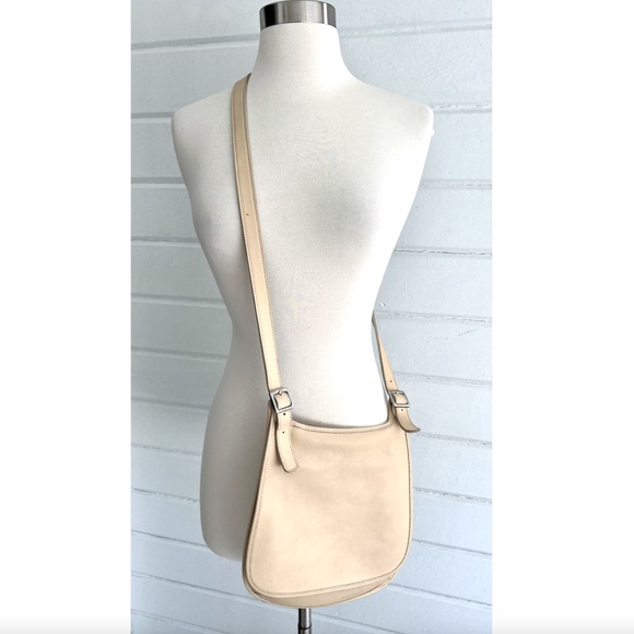 Vintage COACH No. C0P - 9135 Cross Body Bag in Bone - Picture 1 of 13